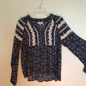 Umgee long sleeves blur lace shirt size S